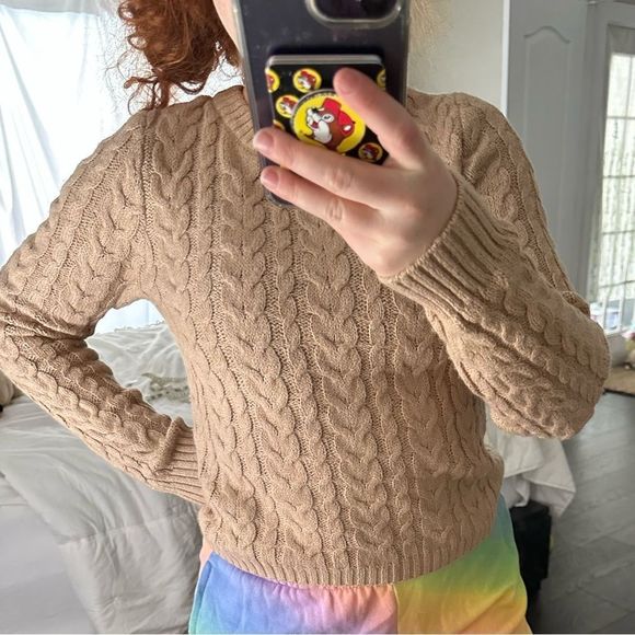 American Eagle Tan Cropped Cable Knit Sweater - Picture 3 of 8